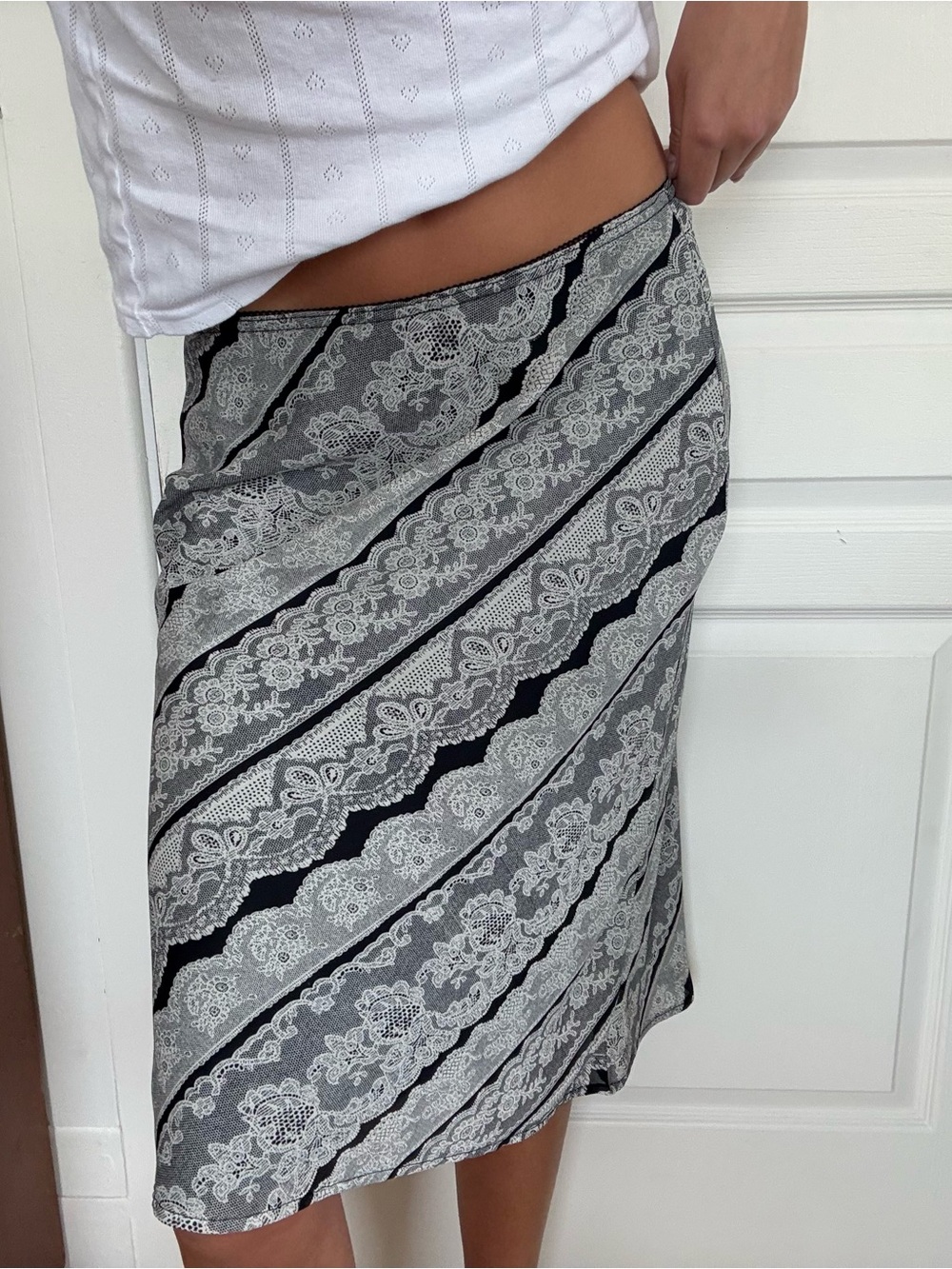 90's y2k lace pattern midi skirt